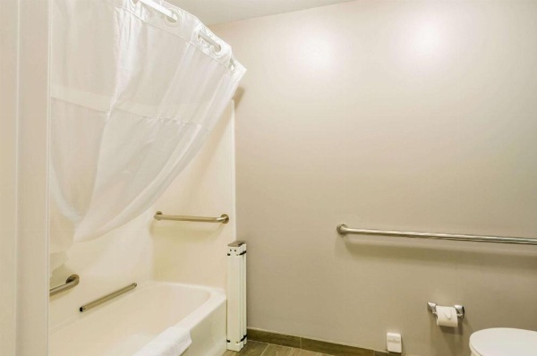 Quality Inn Harrisonburg I-81 image 12
