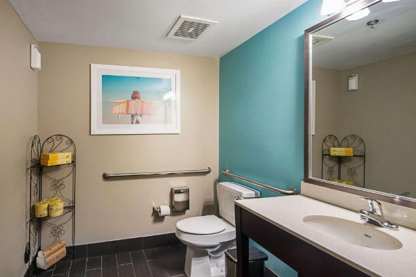 Quality Inn Harrisonburg I-81 image 13