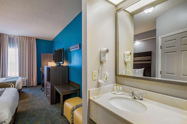 Quality Inn Harrisonburg I-81 image 16