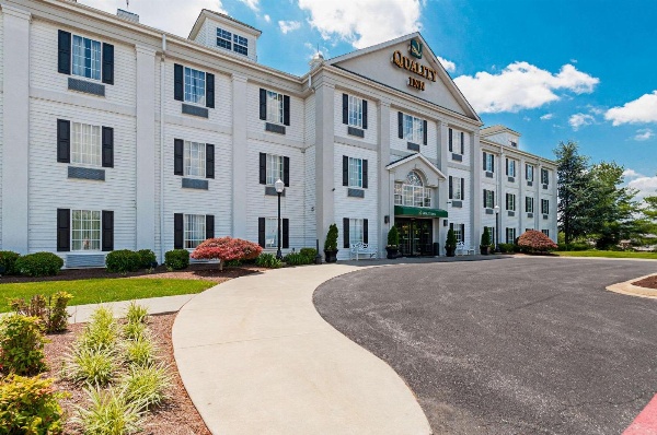 Quality Inn Harrisonburg I-81 image 2